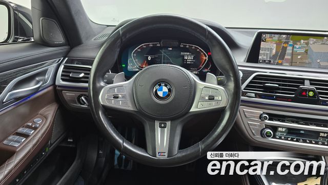 BMW 7-Series 2021 — photo 19