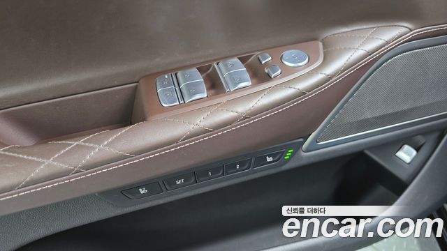 BMW 7-Series 2021 — photo 27