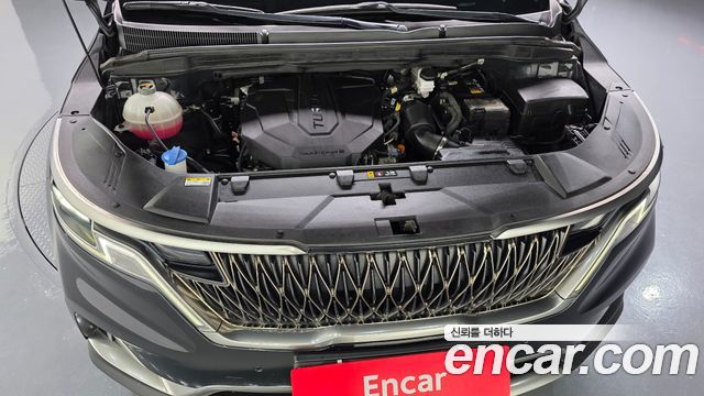 Kia Canival 2023 — photo 6