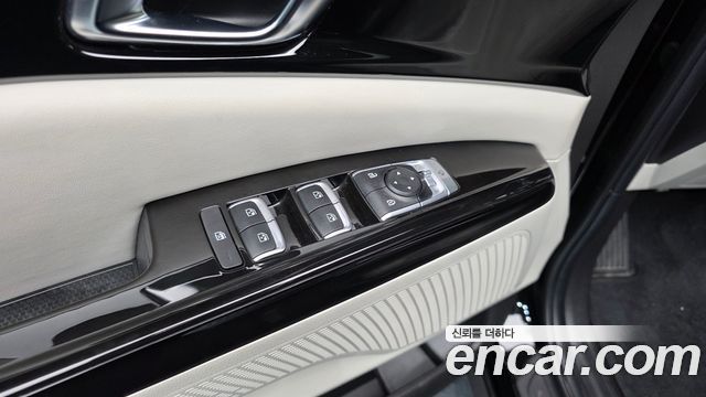 Kia Canival 2023 — photo 25