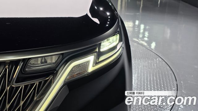 Kia Canival 2023 — photo 8