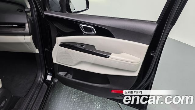 Kia Canival 2023 — photo 14