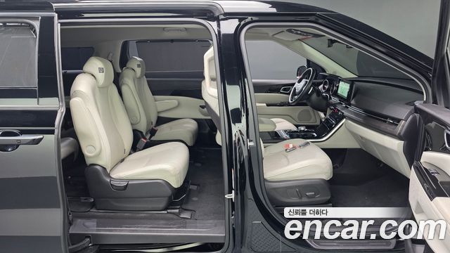 Kia Canival 2023 — photo 16