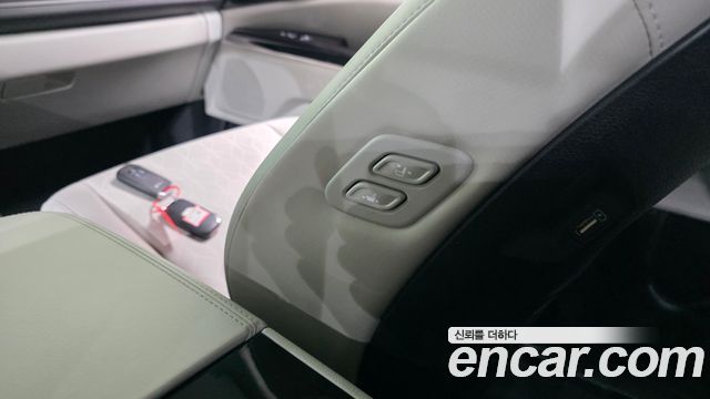 Kia Canival 2023 — photo 28