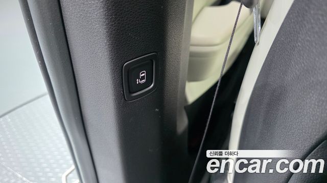 Kia Canival 2023 — photo 30