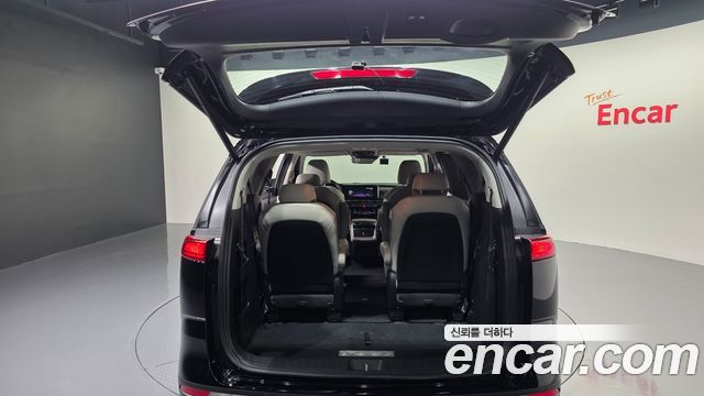 Kia Canival 2023 — photo 33