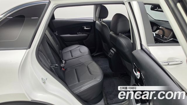 Kia Niro 2022 — photo 17