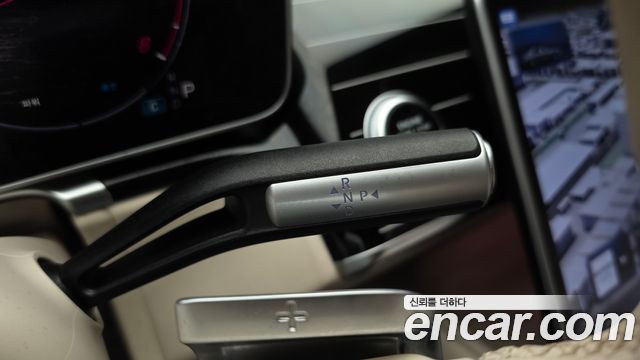 Mercedes-Benz S-Class 2023 — photo 12