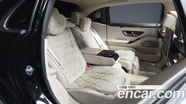 Mercedes-Benz S-Class 2023 — photo 18