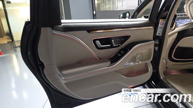 Mercedes-Benz S-Class 2023 — photo 15