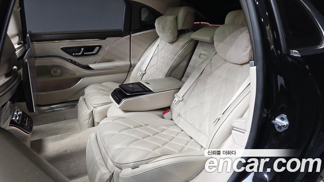 Mercedes-Benz S-Class 2023 — photo 16