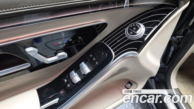 Mercedes-Benz S-Class 2023 — photo 28