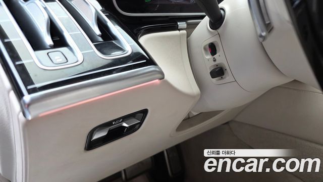 Mercedes-Benz S-Class 2023 — photo 29