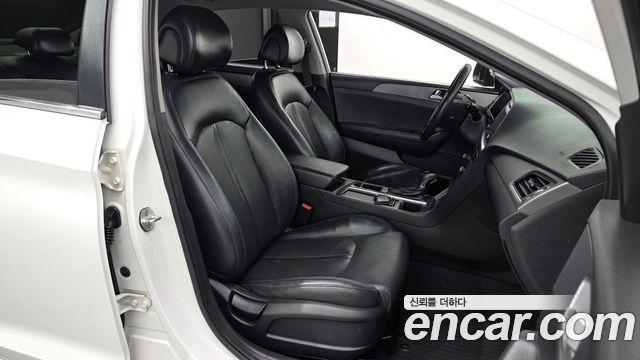 Hyundai Sonata 2017 — photo 11
