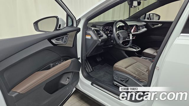 Audi Q4 e-tron 2022 — photo 10