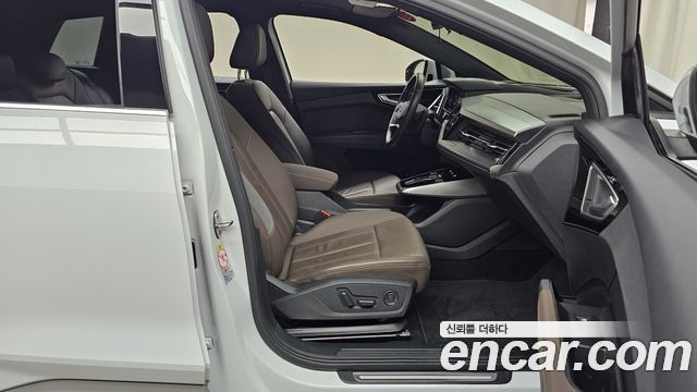 Audi Q4 e-tron 2022 — photo 11