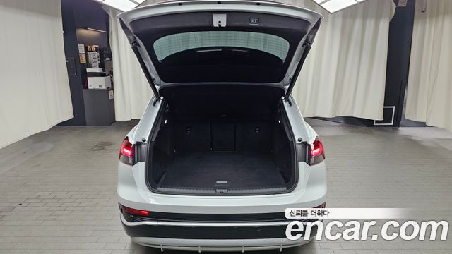 Audi Q4 e-tron 2022 — photo 20
