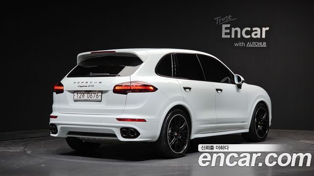 Porsche Cayenne 2017 — photo 2