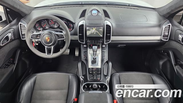 Porsche Cayenne 2017 — photo 10