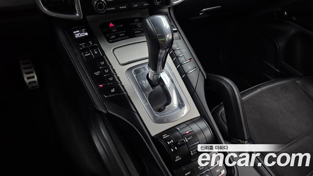 Porsche Cayenne 2017 — photo 12