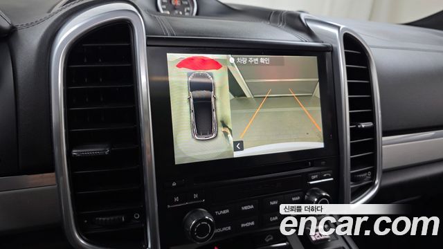 Porsche Cayenne 2017 — photo 21