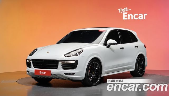 Porsche Cayenne 2017 — photo 1