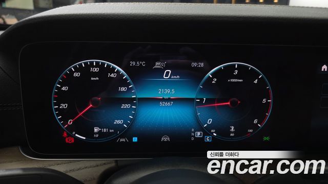 Mercedes-Benz E-Class 2021 — photo 11