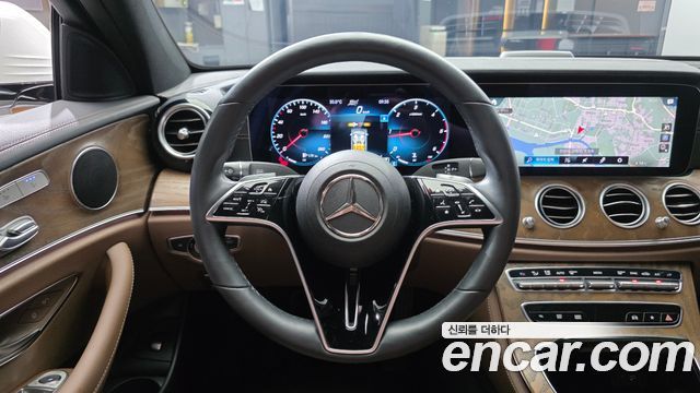 Mercedes-Benz E-Class 2021 — photo 18