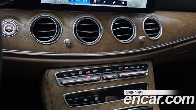 Mercedes-Benz E-Class 2021 — photo 28