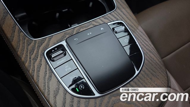 Mercedes-Benz E-Class 2021 — photo 29