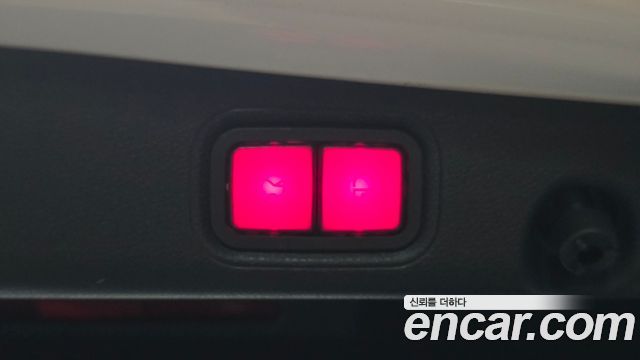 Mercedes-Benz E-Class 2021 — photo 35