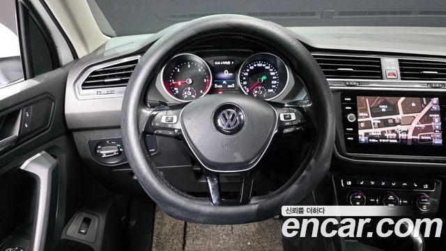 Volkswagen Tiguan 2020 — photo 12