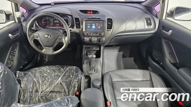 Kia K3 2015 — photo 10