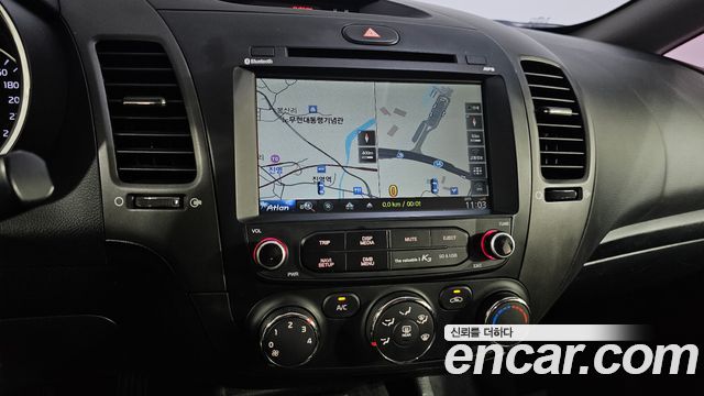 Kia K3 2015 — photo 20