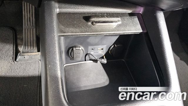 Kia K3 2015 — photo 21