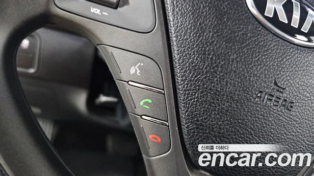 Kia K3 2015 — photo 23
