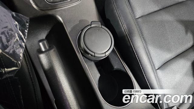 Kia K3 2015 — photo 28