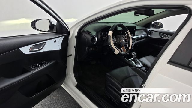 Kia K3 2022 — photo 13