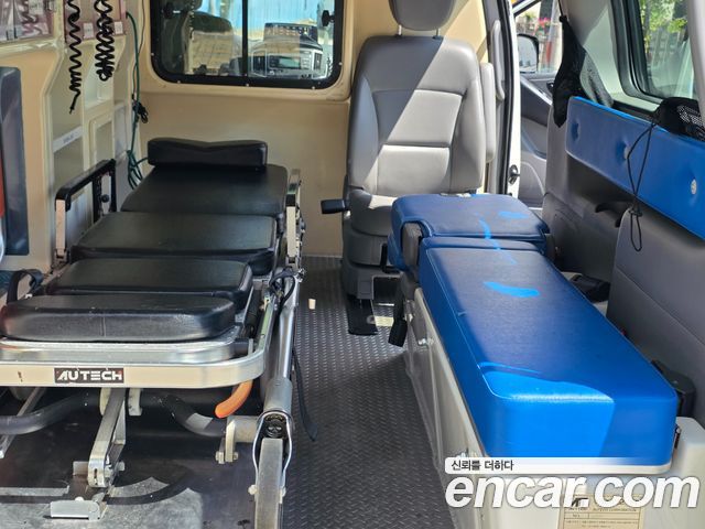 Hyundai Starex 2016 — photo 12