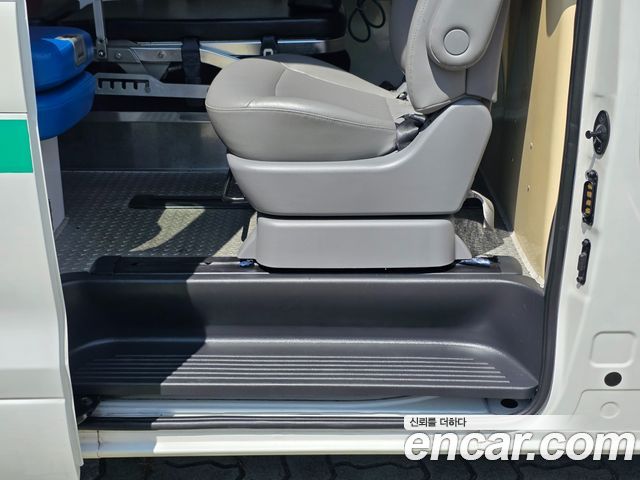 Hyundai Starex 2016 — photo 13