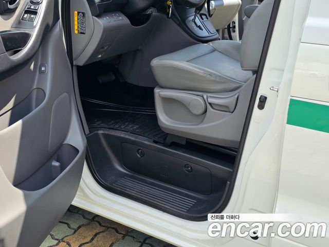 Hyundai Starex 2016 — photo 17