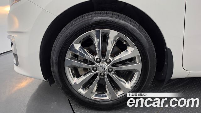 Kia Canival 2017 — photo 5