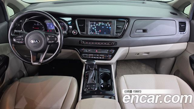 Kia Canival 2017 — photo 10