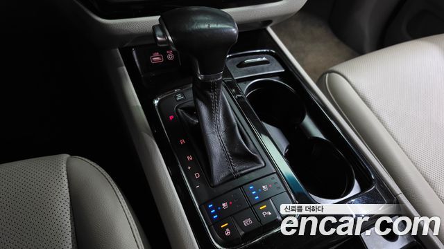 Kia Canival 2017 — photo 12