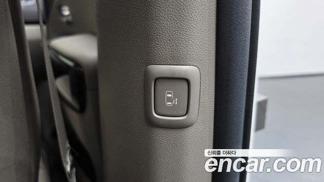 Kia Canival 2017 — photo 24