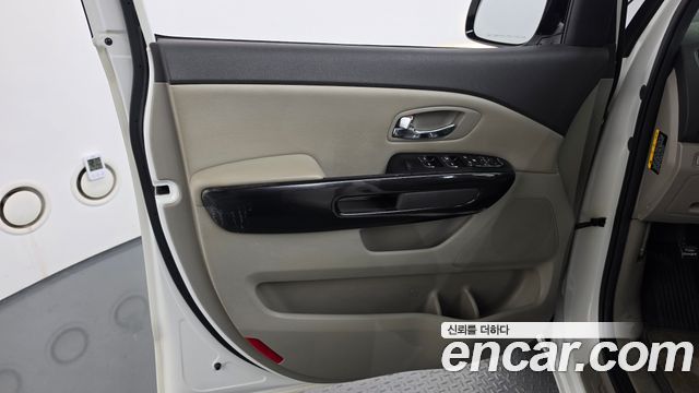 Kia Canival 2017 — photo 14