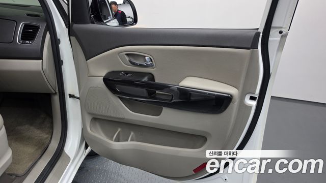 Kia Canival 2017 — photo 15