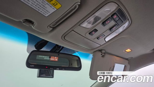Kia Canival 2017 — photo 30