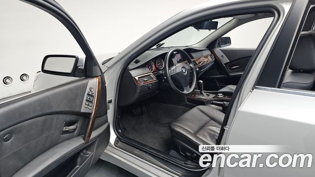 BMW 5-Series 2006 — photo 10