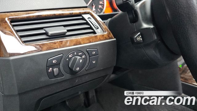 BMW 5-Series 2006 — photo 14